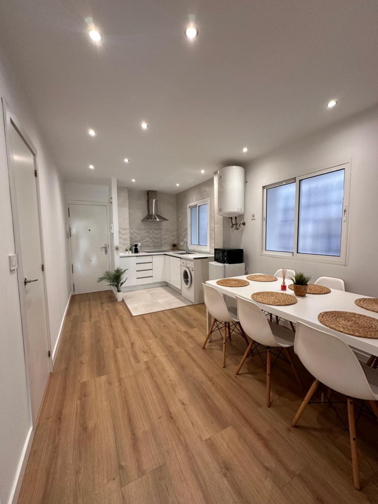 Claveles De Luxe Apartment Malaga Luaran gambar