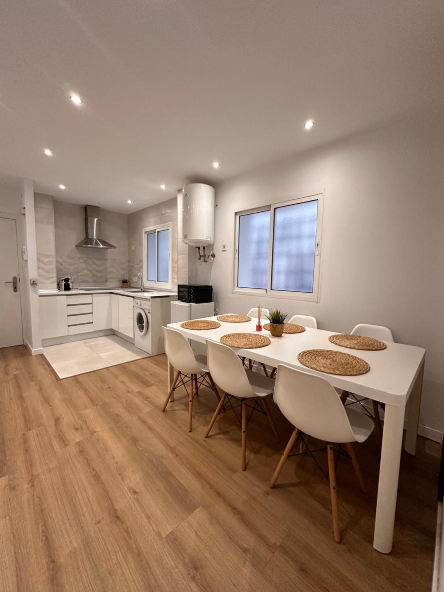Claveles De Luxe Apartment Malaga Luaran gambar