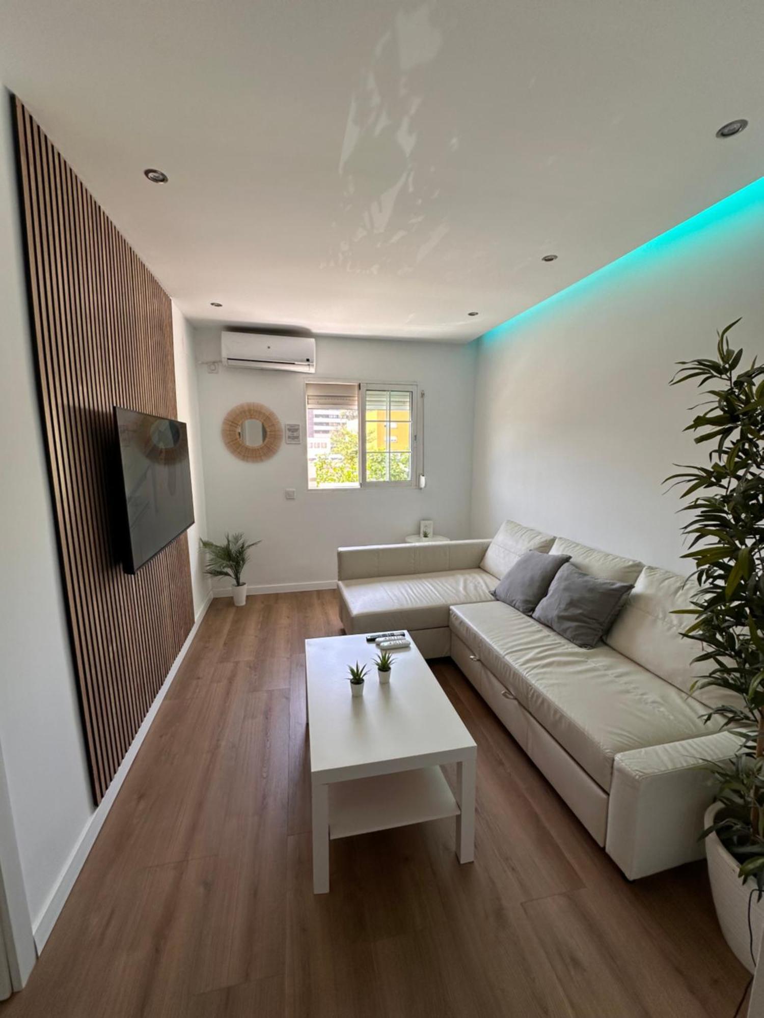 Claveles De Luxe Apartment Malaga Luaran gambar