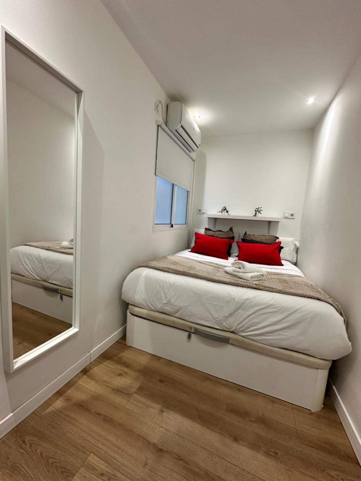 Claveles De Luxe Apartment Malaga Luaran gambar