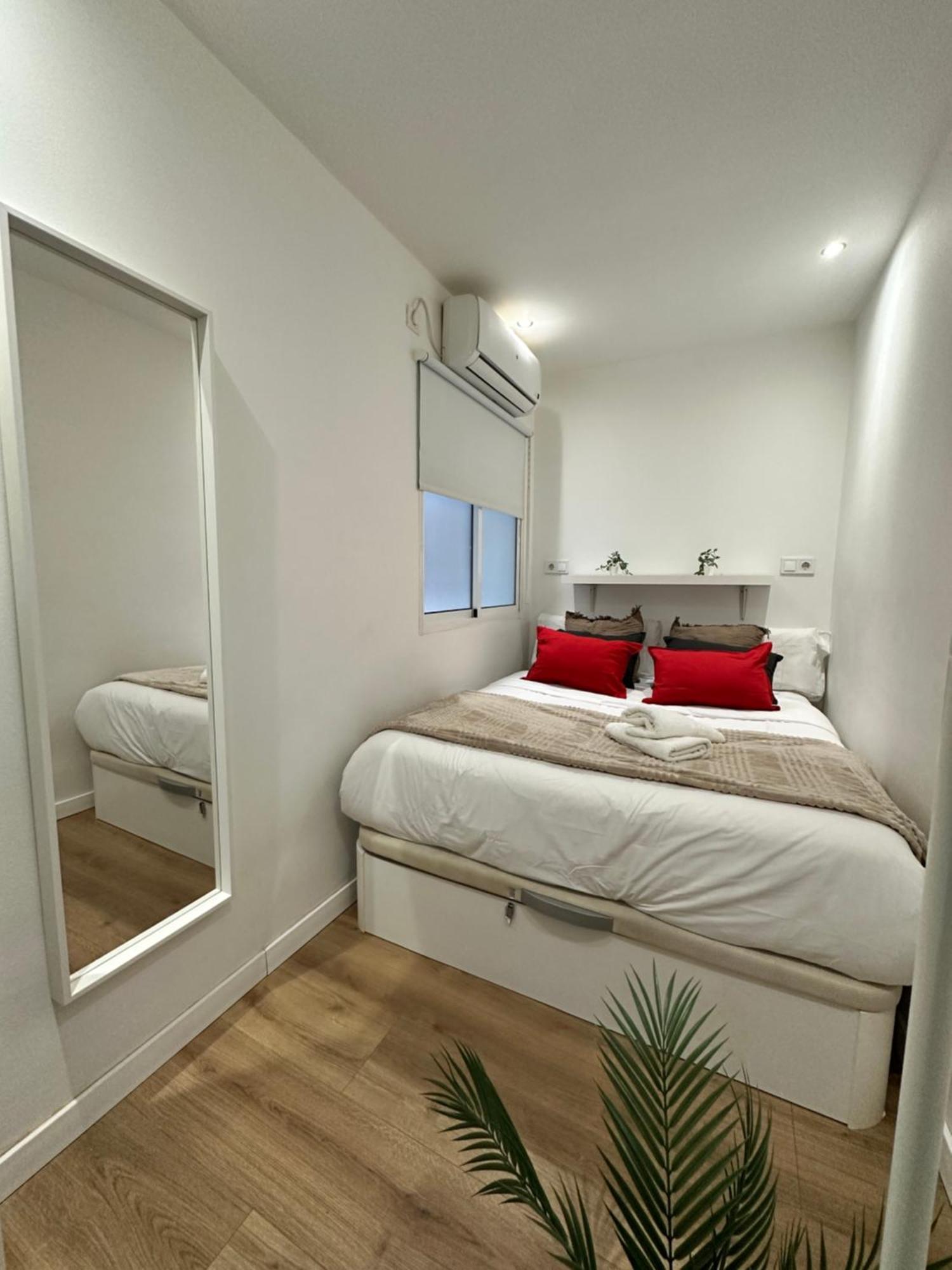 Claveles De Luxe Apartment Malaga Luaran gambar